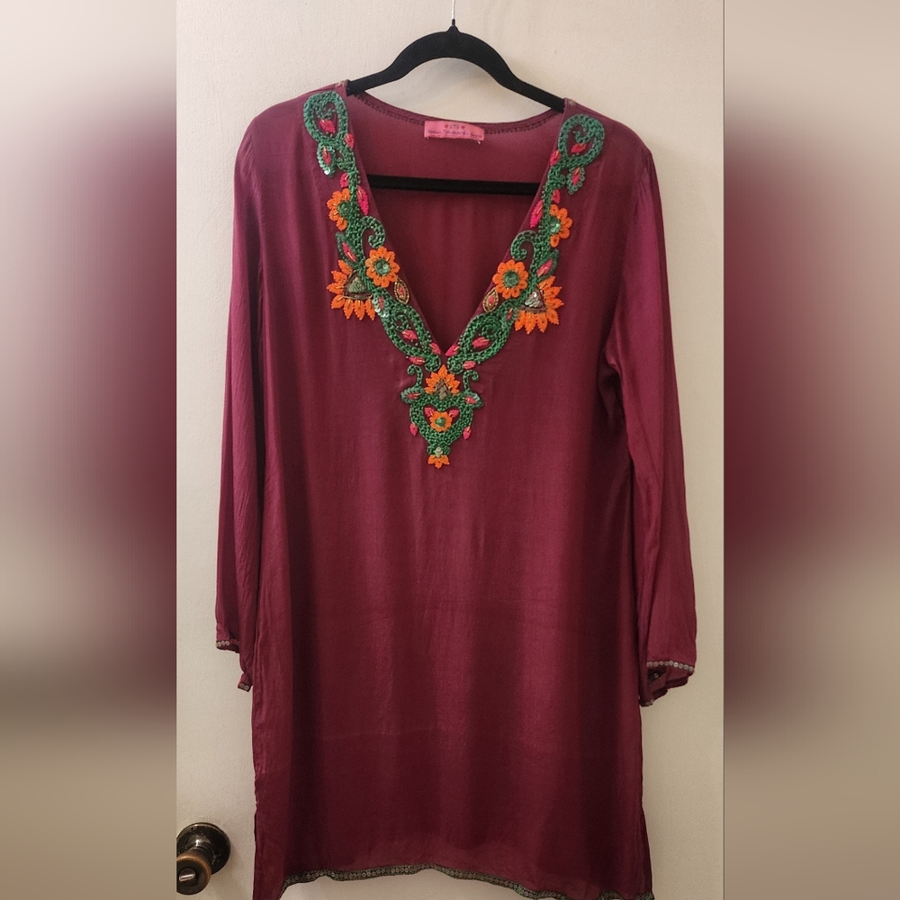 Sonia‎ Trussardi Embroidered V-Neck Tunic Top - Maroon, Small